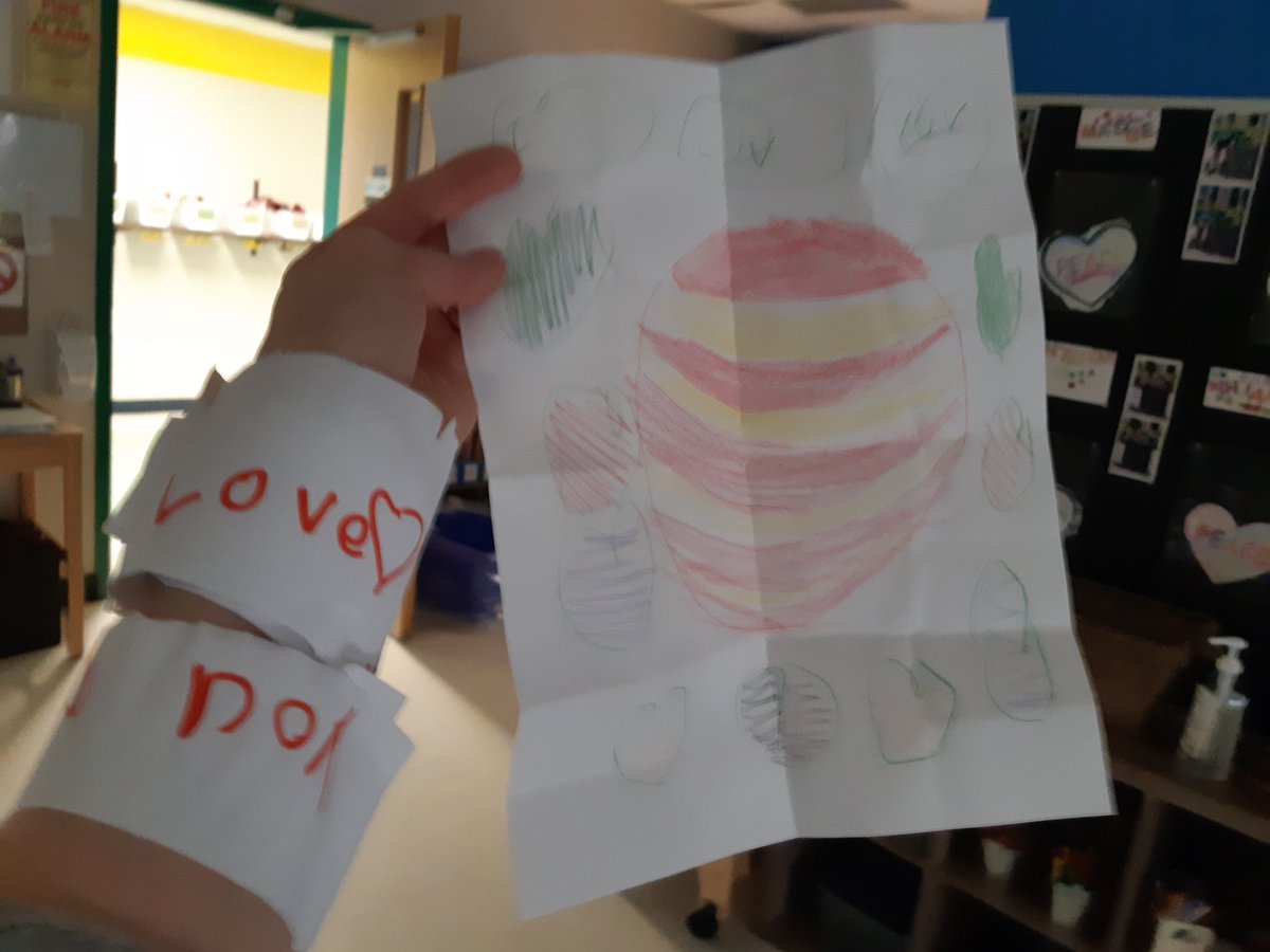 hMichel29's tweet photo. Treasures from my day of supplying in kindergarten. Kiddie kindness is the best @StElizabethCES Love our #PVNCcommunity https://t.co/giF4LueW3H