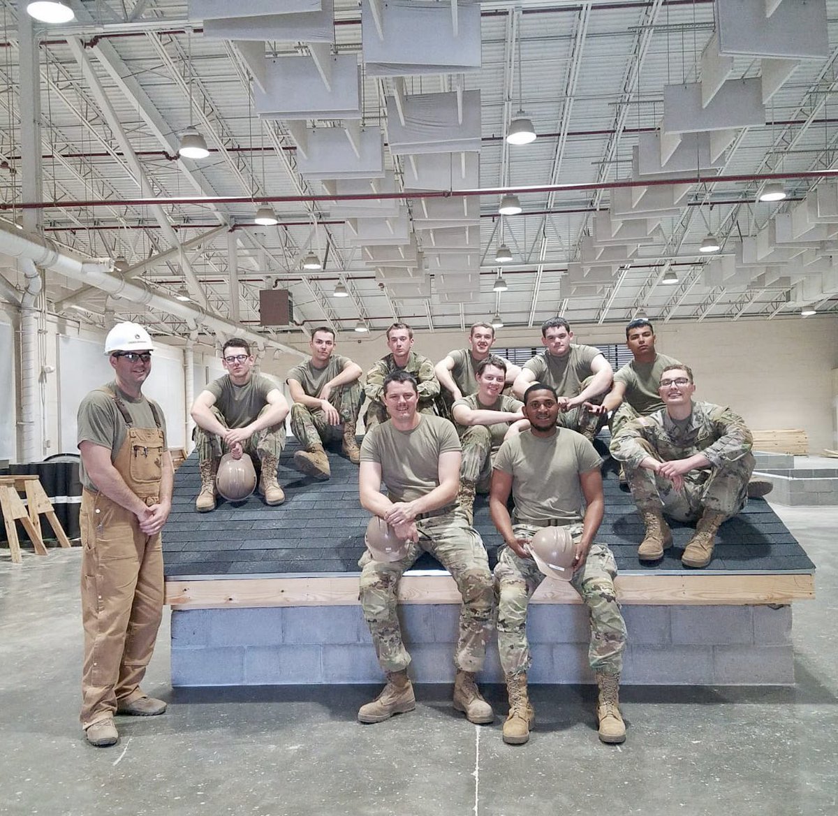 gulfcoastcobra's tweet photo. Congratulations to our newest graduates! Class #12w2151 graduated on 26 Nov 21. We were also able to meritoriously promote PV2 Diallo to the next rank. Congrats to all! @1stENBDE @169EN_Battalion #ArmyEngineers #ContinueTheWhy #PromoteExcellence https://t.co/m7rpFFfhmG