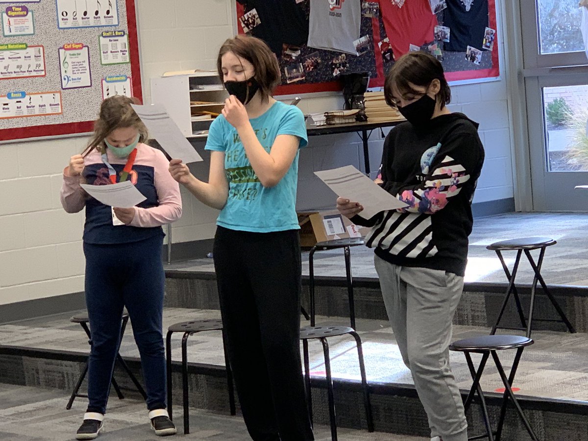 mrsmcmilliansft's tweet image. Look at these students testing out their creations, mixing up their cooking skills, instilling the love of musical theatre with the help of @ONHSTheatre, and crafting with friends. @sftcyclones #ExplorationDay