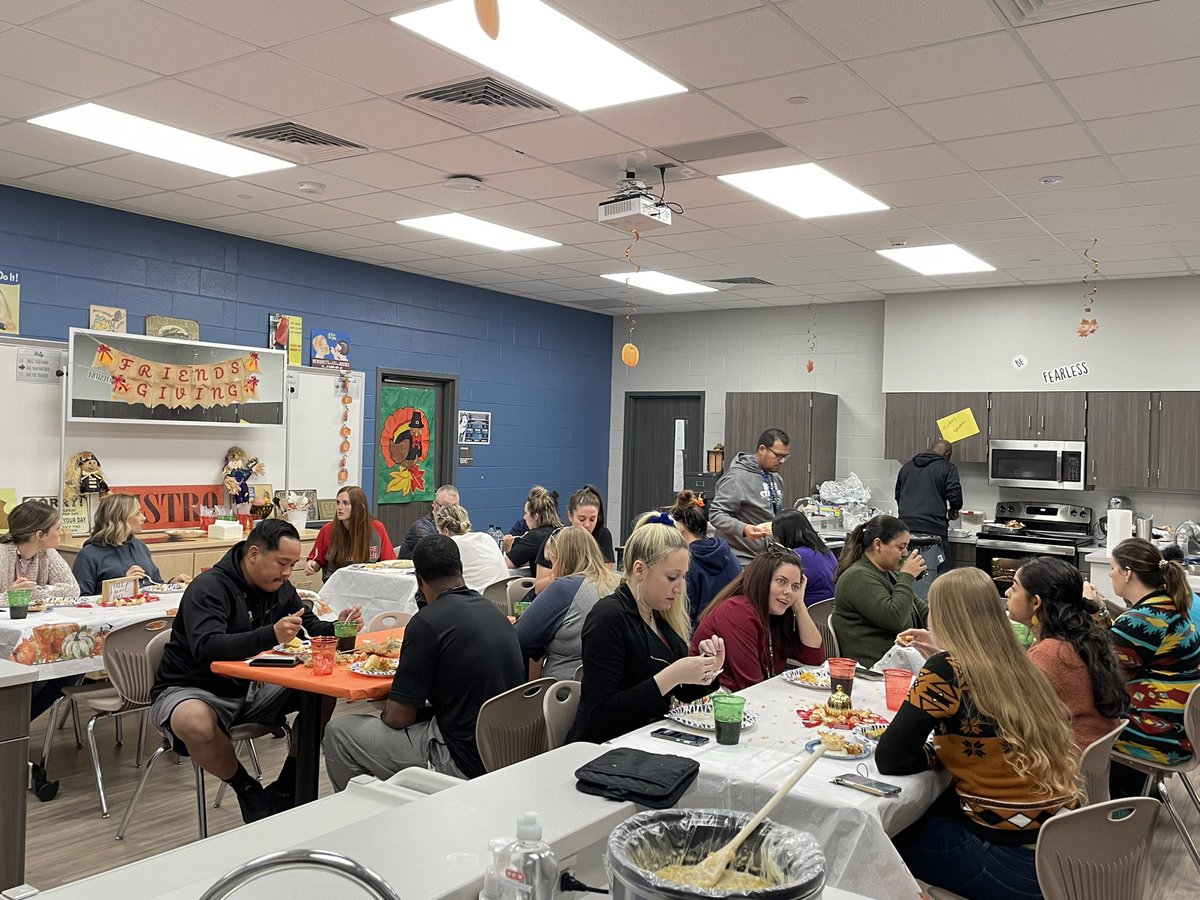 LauraPhillipsHJ's tweet photo. Our first annual Haskett JH Friendsgiving! Thank you BB’s for the Turkeys.  @PrincipalPaz @HaskettJH #wearehaskett https://t.co/l238nthF8Y