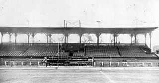 ultimo_set's tweet photo. LO QUE NO SABÍAS DEL ESTADIO NACIONAL JOSE DÍAZ…

1. El primer nombre del estadio nacional era “Guadalupe”, el cual existió desde 1897 y era con tribunas de madera.

Para saber más características acerca del estadio ingresa aquí —> https://t.co/V4OuEFV5bv https://t.co/lV37FGlPay