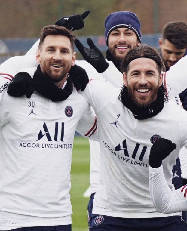 ActuFoot_'s tweet image. Adversaires pendant 15 années, et désormais coéquipiers. 🇪🇸🇦🇷❤️💙

📸 @PSG_inside