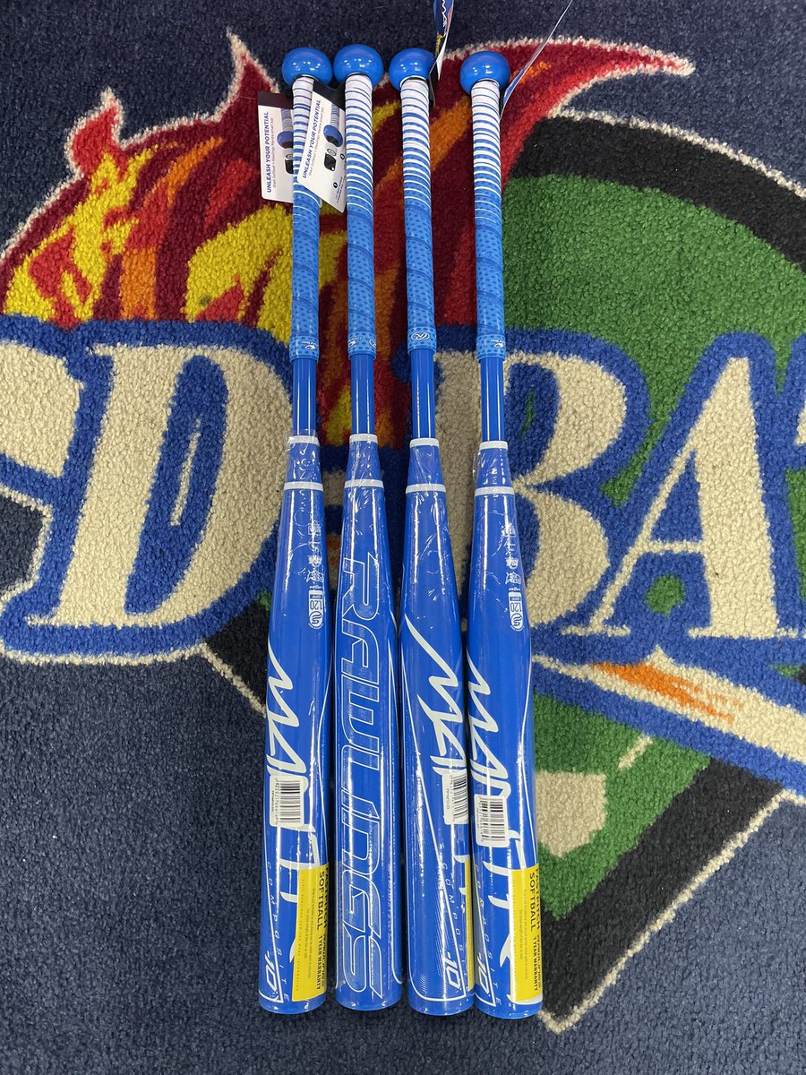 dbatswbham's tweet photo. Rawlings Mantra are 🔥🔥🔥🔥

#dbat #dbatbham #softball #mantra #rawlings #christmas #homewood #birmingham #travelsoftball https://t.co/gWFJZ7AMKy
