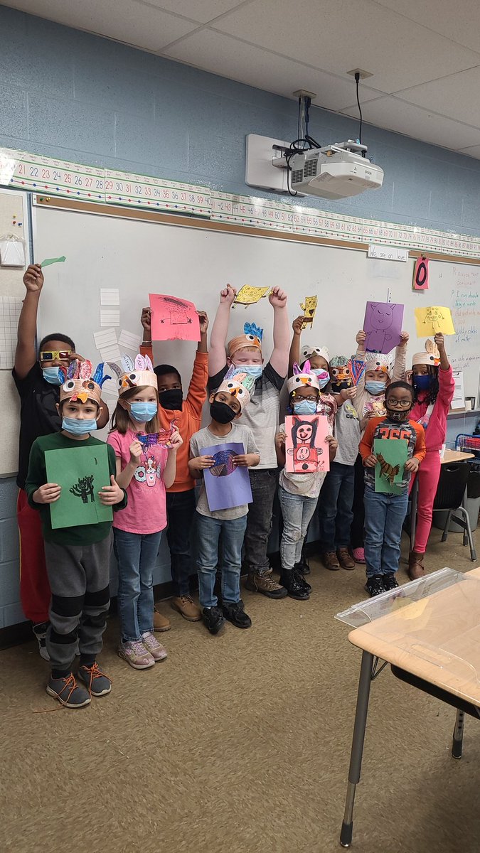 cowzy24's tweet photo. Balloons Over Broadway in 2nd grade #HappyThanksgiving https://t.co/1TkutAzLAp