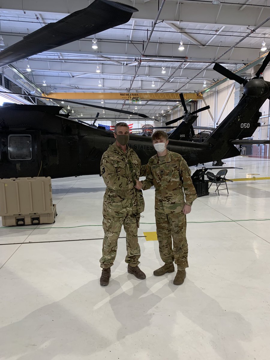 Celebrating and recognizing SPC Leal, an exceptional aviation maintainer from @3-501 1AD CAB, vital to @OAW and our prep for war fighting. ⁦@FortBlissTexas, ⁦@iiicorps_cg⁩,