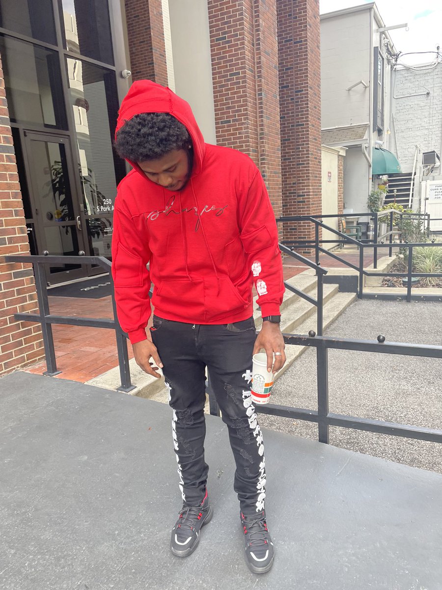 john_bryant24's tweet photo. “Puttin’ it in for all my dawgs who never made it home” #LLC 💙 #LLB ❤️🩹#droptomorrow
Hoodie by; https://t.co/VQTyjtRmJB https://t.co/HziNok4VMX