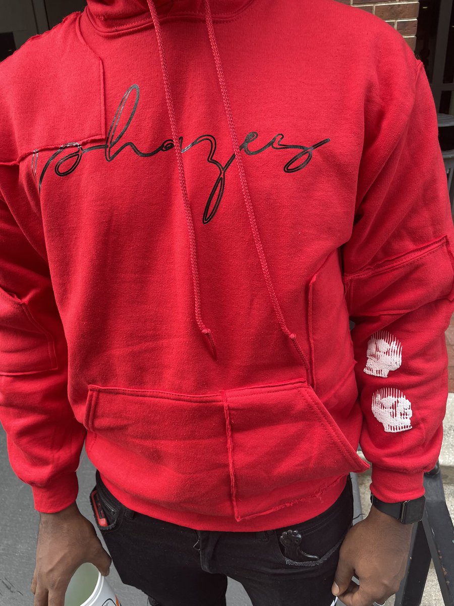 john_bryant24's tweet photo. “Puttin’ it in for all my dawgs who never made it home” #LLC 💙 #LLB ❤️🩹#droptomorrow
Hoodie by; https://t.co/VQTyjtRmJB https://t.co/HziNok4VMX