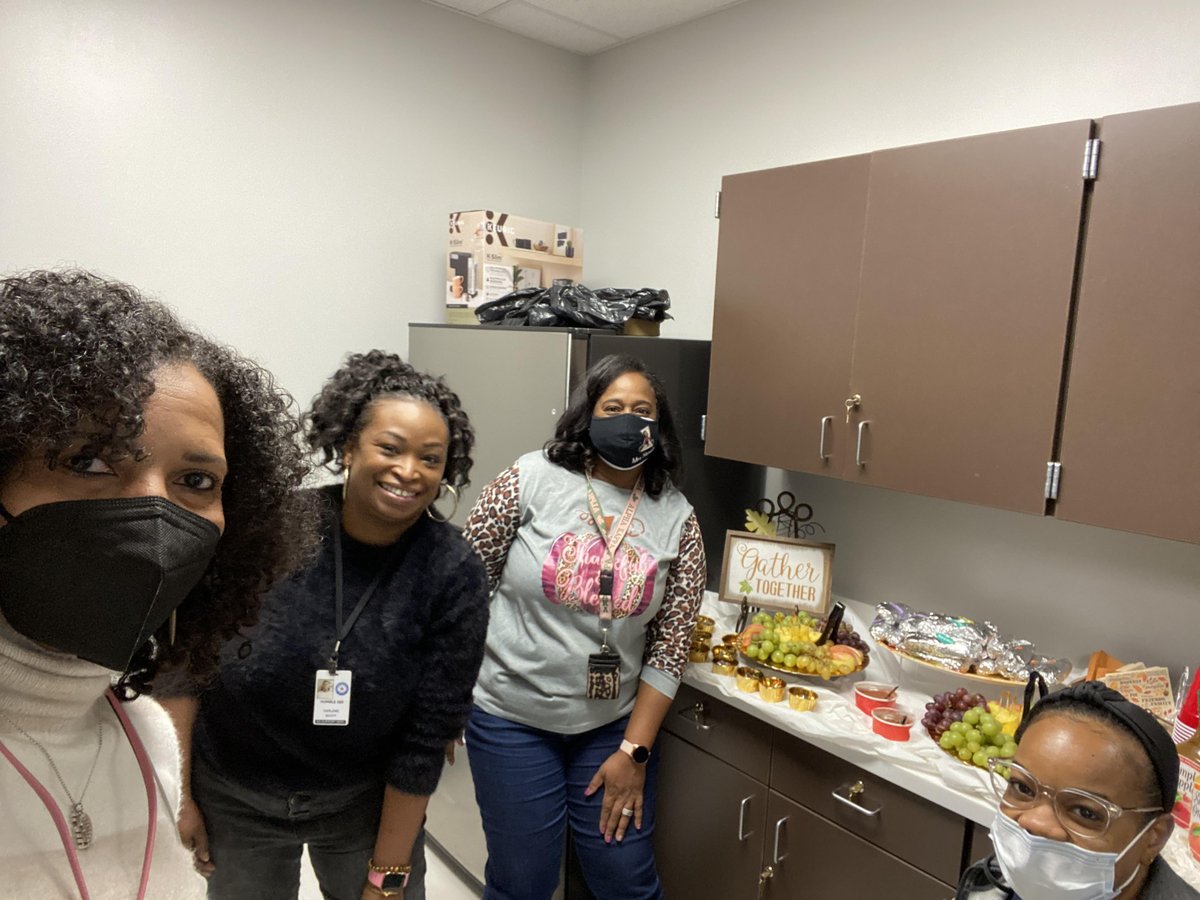 5Humbleisd's tweet photo. 504 Shout Out to Principal Nachelle Scott at Sconzo Early College High School!   She and her staff made the 504 Specialists stay at SECHS comfortable and welcoming.  504 Specialists presented the front office and Admin staff a Thankful Breakfast! @HumbleISD  @HumbleISD_SECHS https://t.co/VlOrITlYNM