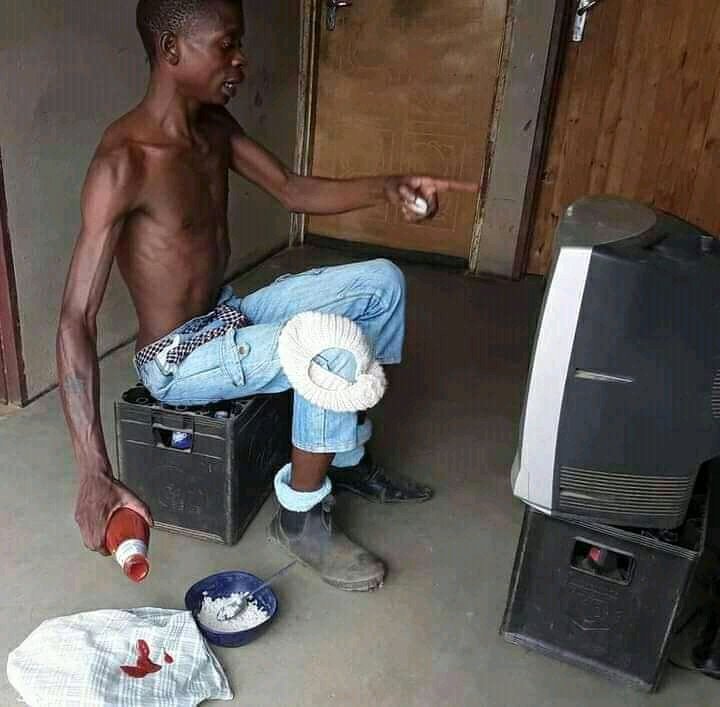 Mr_DPaoticDj's tweet photo. A short story 

Dankie @MAQ washing powder https://t.co/h4nfBuXRWJ