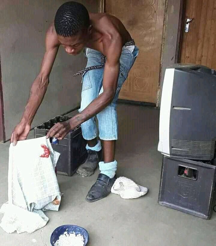 Mr_DPaoticDj's tweet photo. A short story 

Dankie @MAQ washing powder https://t.co/h4nfBuXRWJ