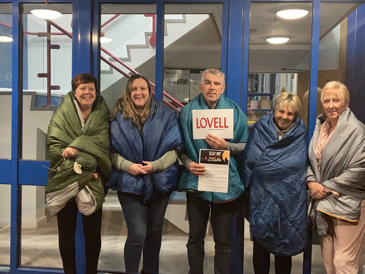 SandraShiner1's tweet photo. Thermals at the ready! Raising money for homeless 16 - 25 year old ⁦@centrepointuk⁩ #Sleepout ⁦@Lovell_UK⁩ Donations appreciated https://t.co/OUrJwIH9wP https://t.co/sWfAJuSKwU