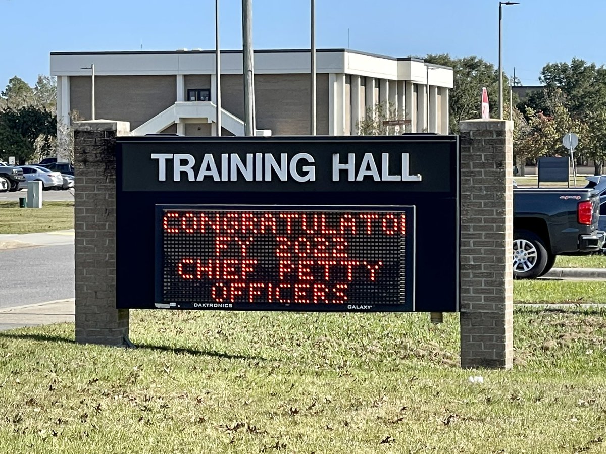 gulfcoastcobra's tweet photo. It’s not everyday that an Army Senior NCO is accepted into the Navy Chief’s Mess. Today, SFC Soto did just that. Congratulations Chief! @1stENBDE @169EN_Battalion #ChiefsMess #ArmySNCO #ArmyChief #TriService #CreateYourPath https://t.co/t1PdfVIB2Q