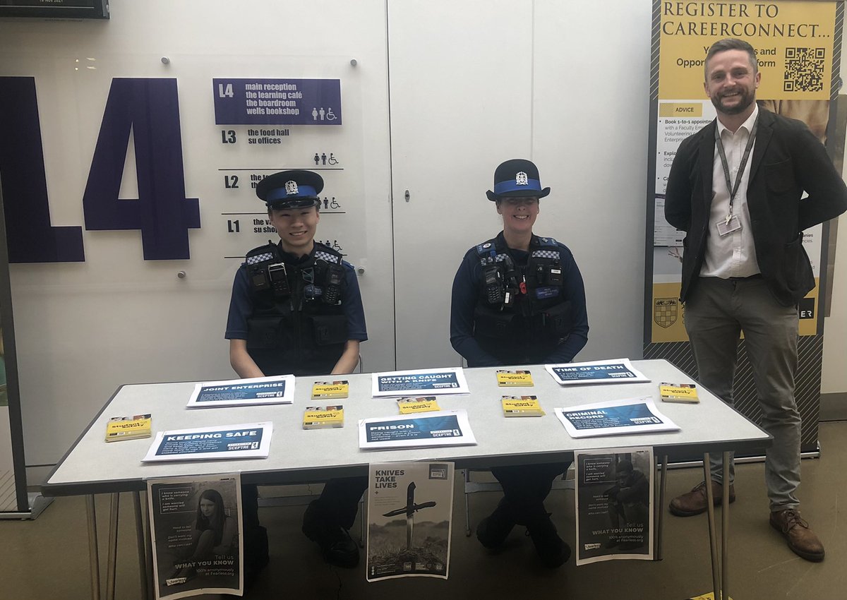 _UoWSecurity's tweet photo. Thank you to PCSO Leung and Wren for visiting the University today to educate and engage with students regarding knife crime. #OpSceptre @WinchesterCops https://t.co/IXViXQG7Qf