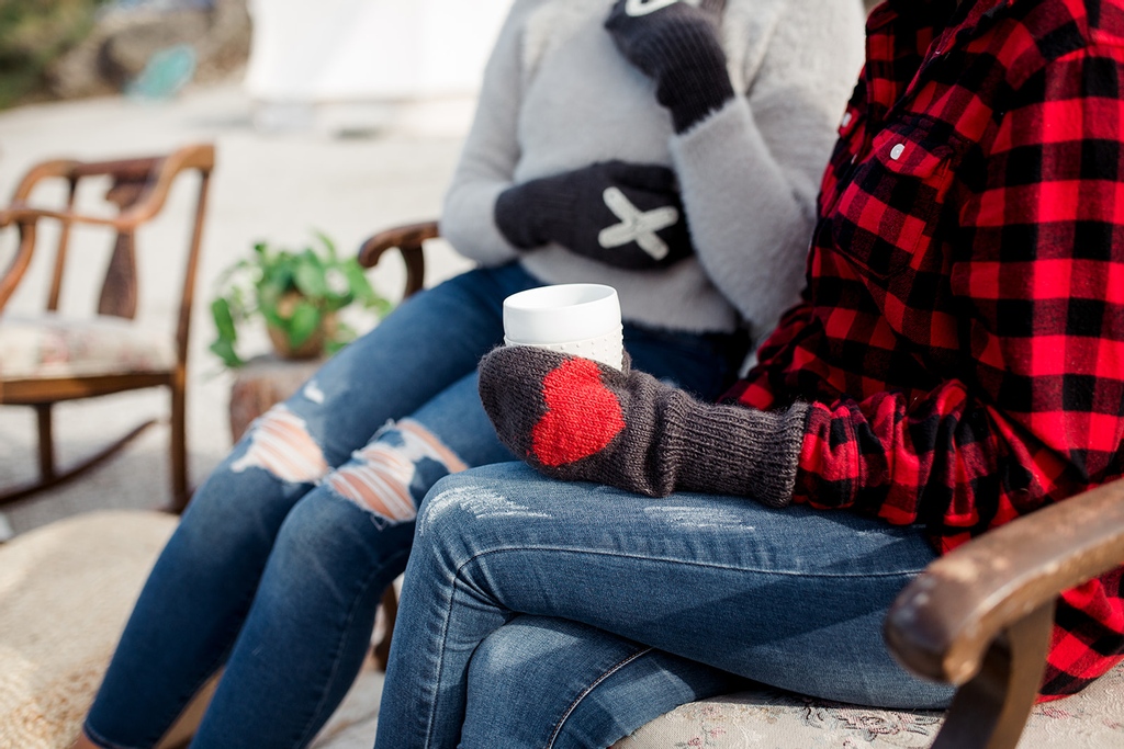 mangoandmoose's tweet photo. It's mitten time again!!! Heart and XO mittens made with love in Nepal ❤️

#shopsmall #giftsthatgiveback #purchasewithpurpose #ethicalconsumer #ethicalbrand #ethicalshopping #ethicallyproduced #slowfashion #fashionrevolution https://t.co/hefQZJWi7I