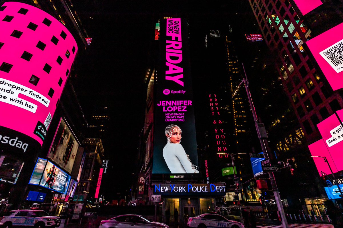 JLo tweet picture