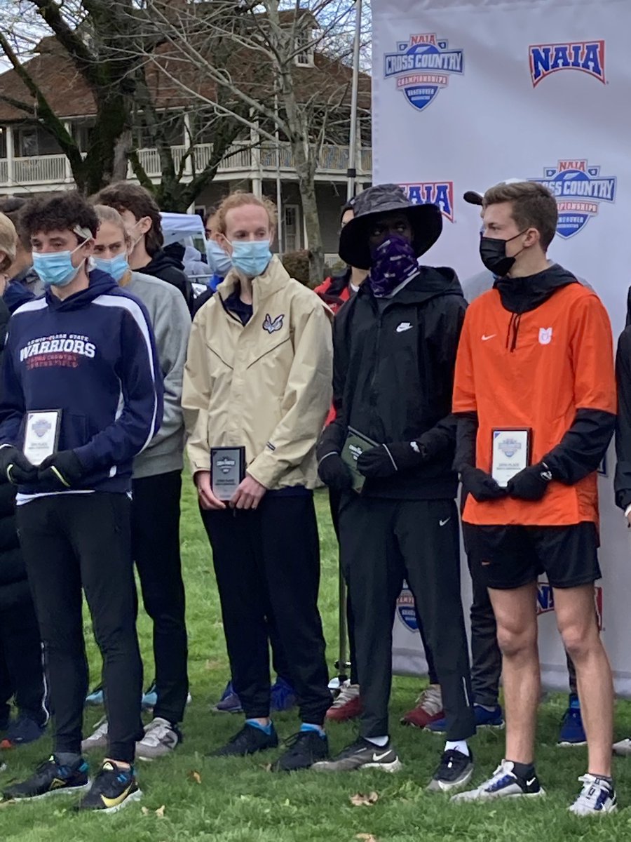 GCMapleLeafs_XT's tweet photo. He’s hiding, but here is Nelson accepting his 2nd All American award! https://t.co/UdvYszJArm