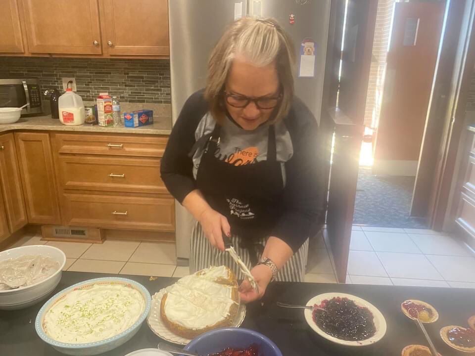 SparrowProject3's tweet photo. Pie making just a few Sparrow Fridays ago 😝🥧🥰 https://t.co/AJwu37f4e2