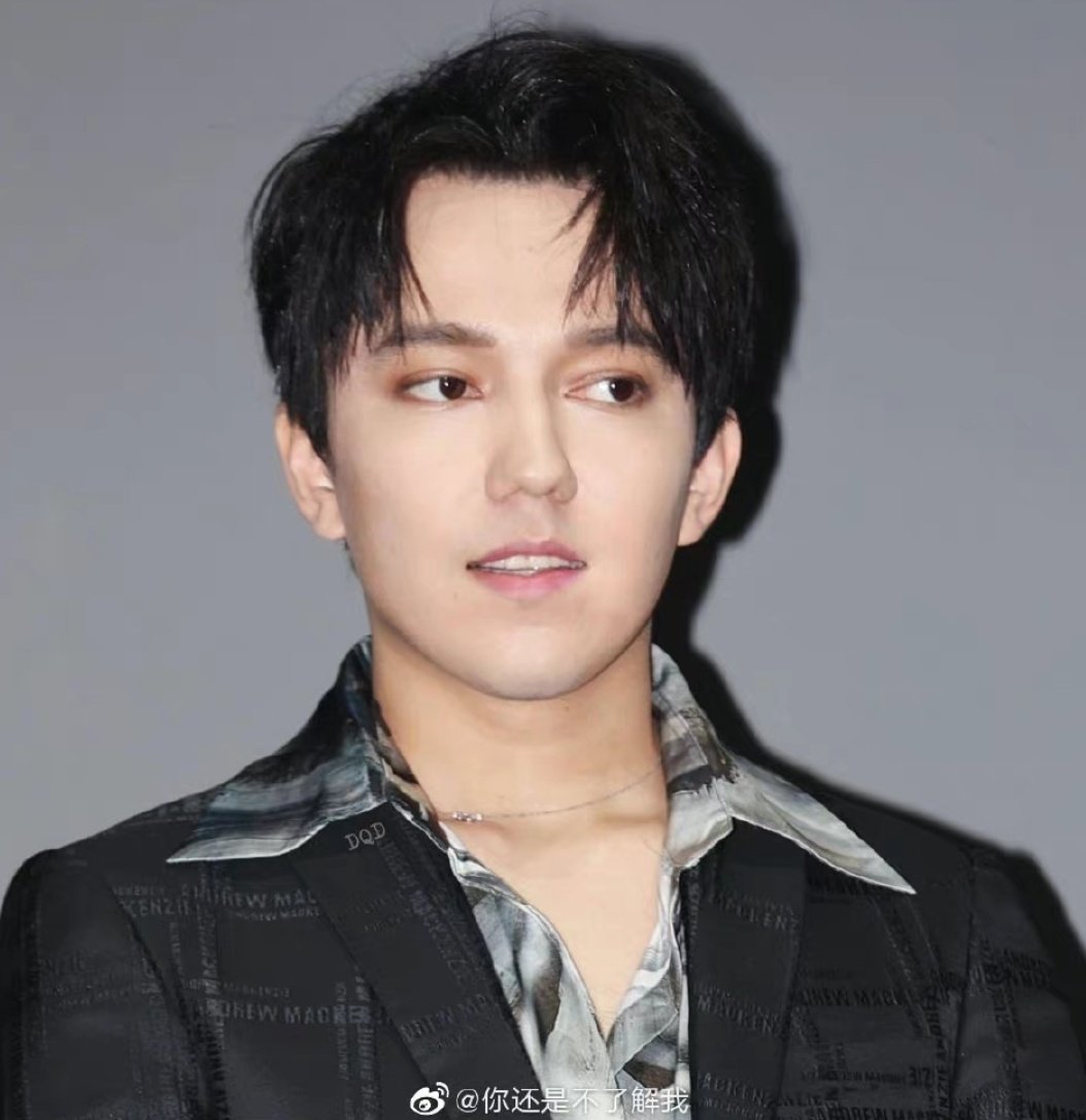 mversia's tweet photo. @Jackie15110 @elenamigliori1 @dimash_official Мы любим  шикарную песню 
#FlyAway by @dimash_official
#DimashTheVoice 
I listen to the best music on Spotify https://t.co/28EhpepzF7
