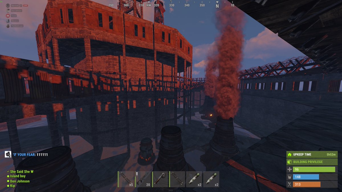 NickScope_215's tweet photo. @blooprintgames day 2 on your server and we have a china walled base as a 4 man team :3 https://t.co/TiSi7fMPCR