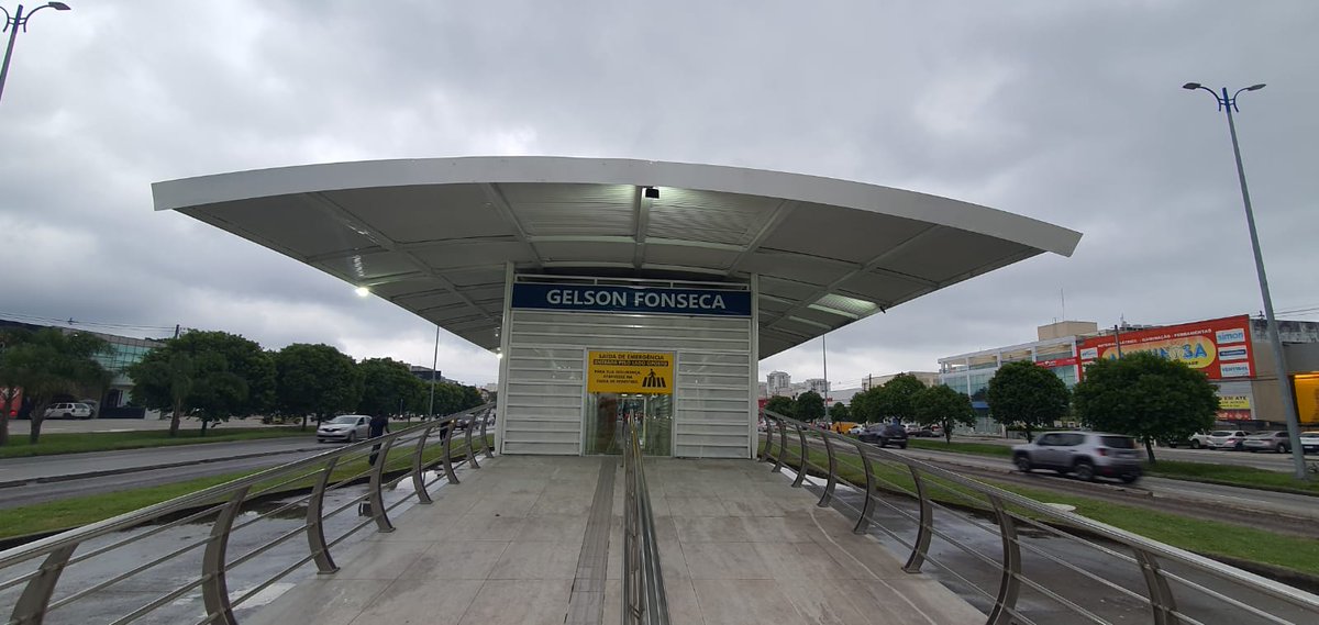 Prefeitura_Rio's tweet photo. BRT tá on ✅

Pode abrir espaço nessa lista que Gelson Fonseca tá de volta! A unidade do corredor Transoeste é a 40ª estação a ser reformada e devolvida aos cariocas. 🚏🚌

Logo logo tem mais! 💪

#PrefeituraRIO21 https://t.co/0hlgXIe7As