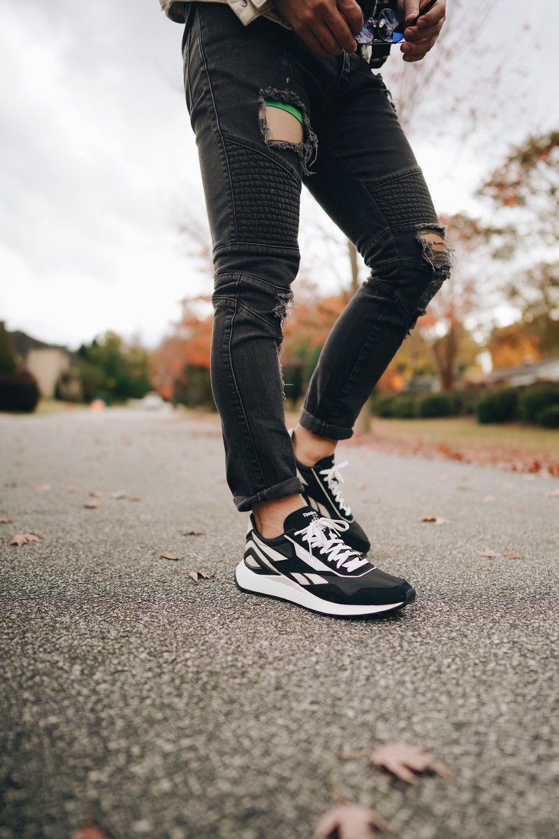 JetSetDior's tweet image. But really how are you? Let’s talk. #HappyFriyay #reebokusa #reebok #reebokclassic @Reebok #menswear #jetsetdior