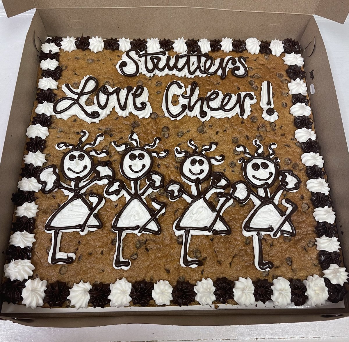 And we ♥️ <a href="/StruttersKO/">KO Strutters</a> !! Thank you for the awesome surprise cookie cake! Been a fabulous football year with y’all!