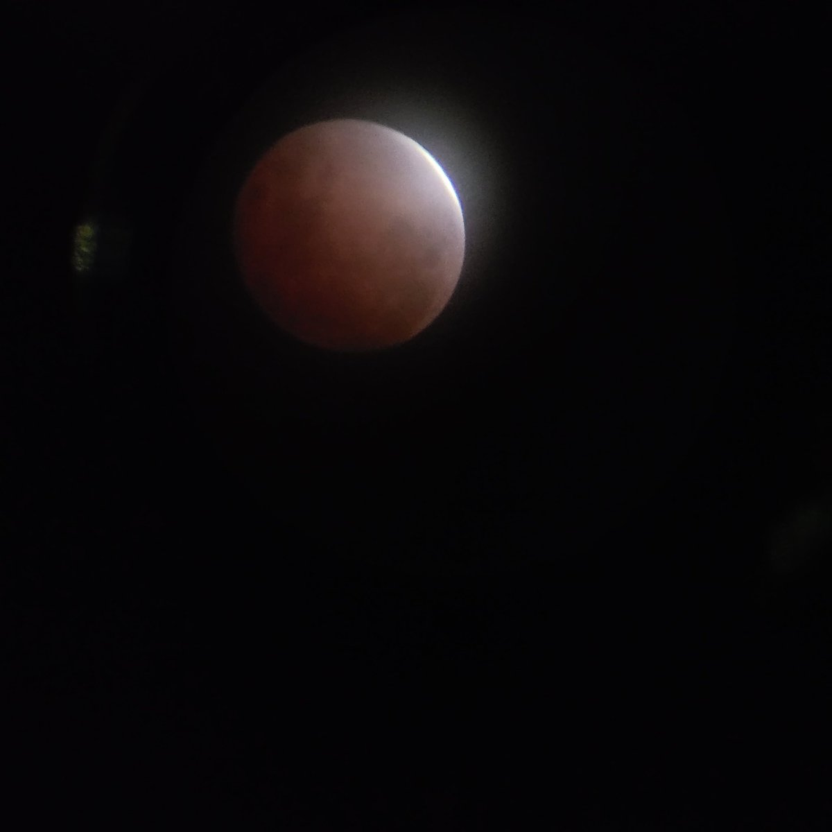 kihitara's tweet photo. @explorergrace Got a photo from my phone through a telescope. https://t.co/oQAyXExDFF