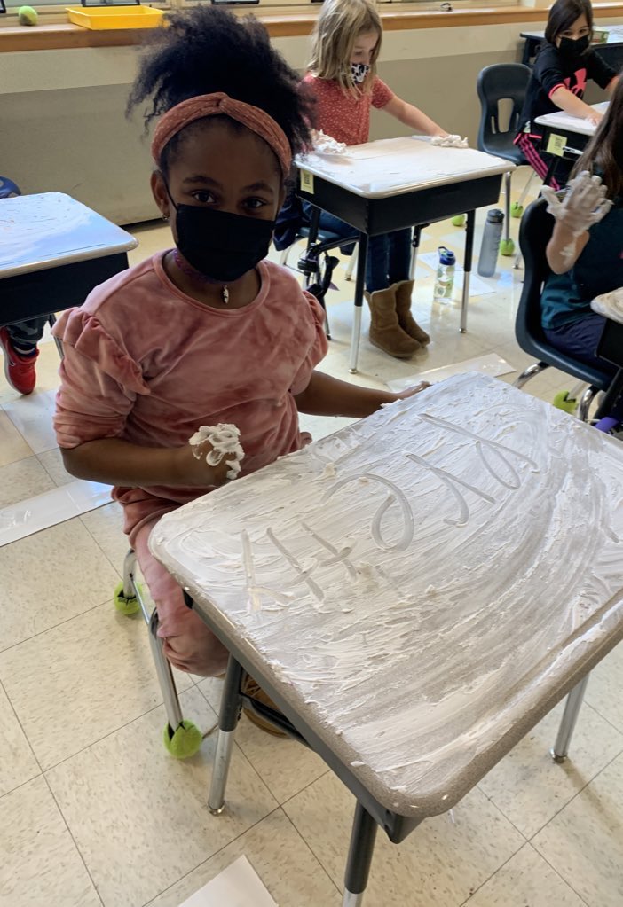 mrsdrouin4's tweet photo. 2D had fun practicing our trick words today! @MrsWyland_HHS @LPS_Fennessy https://t.co/zuHwNE6AcT