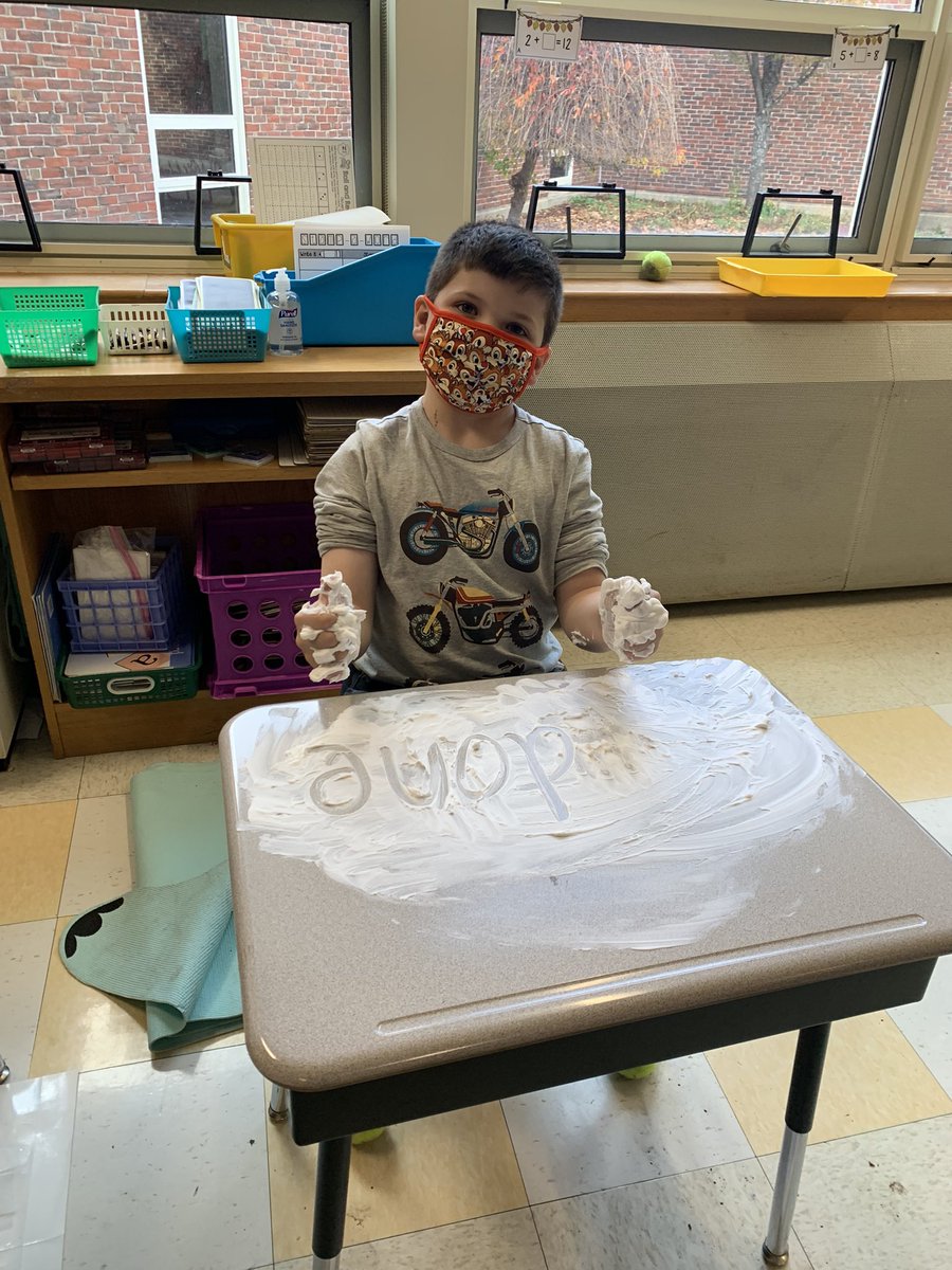 mrsdrouin4's tweet photo. 2D had fun practicing our trick words today! @MrsWyland_HHS @LPS_Fennessy https://t.co/zuHwNE6AcT
