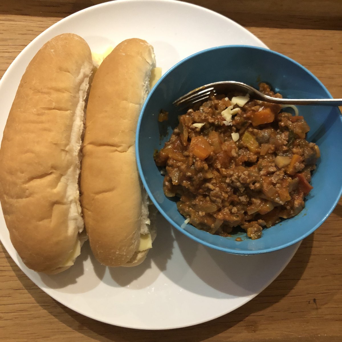 ScottishDadLife's tweet photo. Nothing says ‘parenting’ on a late Friday evening more than cold kids left over spag bol, 2 stale cheese finger rolls while watching a day old recording of Masterchef &amp; it’s culinary delights!
Tuck in! 😁 😋 🤤 
#fridaynighttreats #fridaynightfeast #takethatmasterchef https://t.co/CZ1nf6Itpg