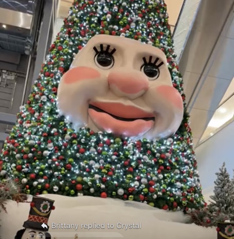 WoodyXmasTree's tweet photo. My lashes game is unparalleled tho https://t.co/qLwjImkrKp