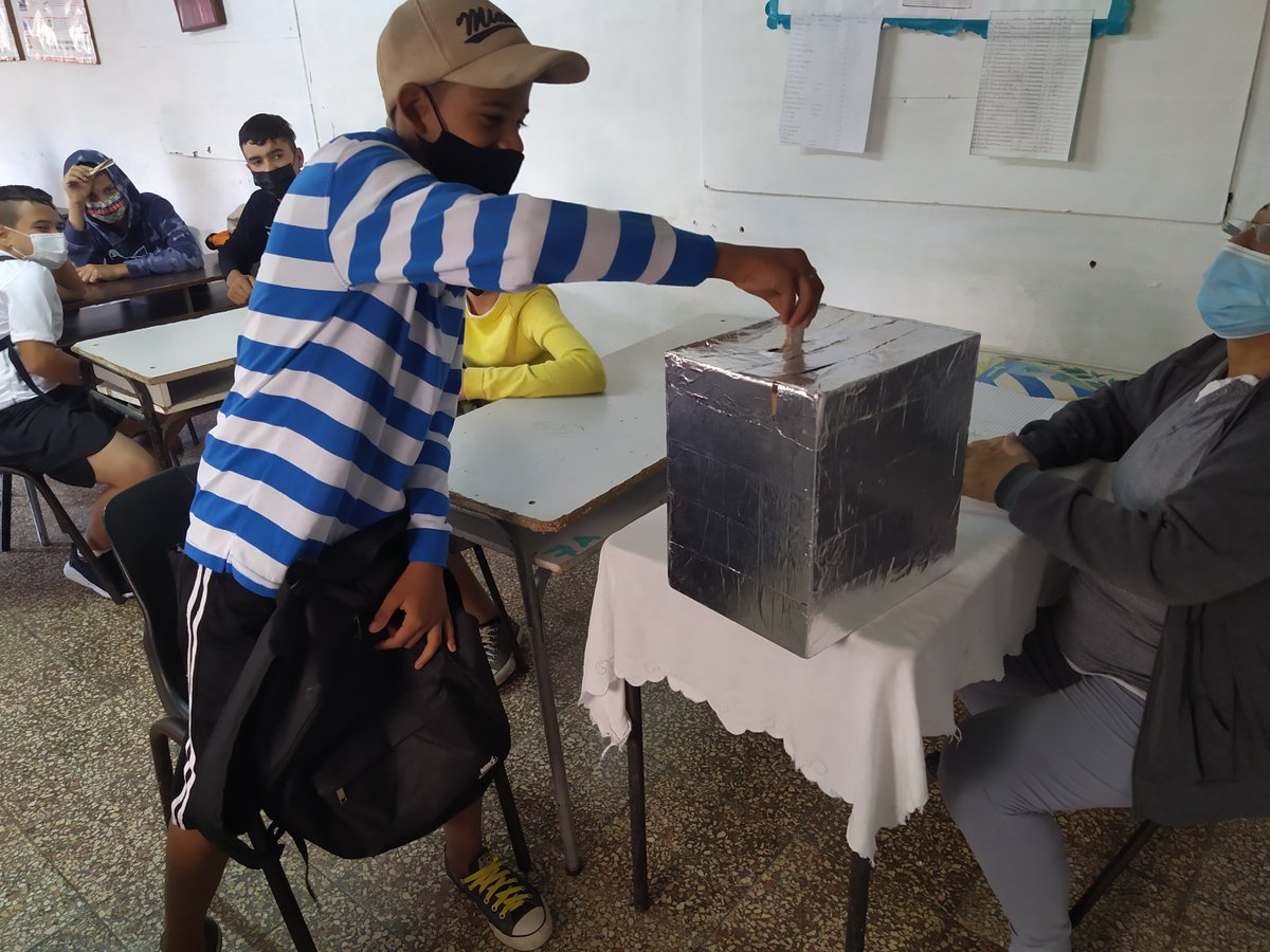 BPlacetas's tweet photo. @Enplacetas Hoy nuestro centro aplica encuesta a los educandos para medir en ellos el impacto del reinicio del curso escolar, y así, rediseñar la estrategia de trabajo a seguir.@RevillaVega @menendez_rivero @CubaMined @TLcubanacan @LienMons @elsa_ena @dme_Placetas https://t.co/W2sTmhwgiQ