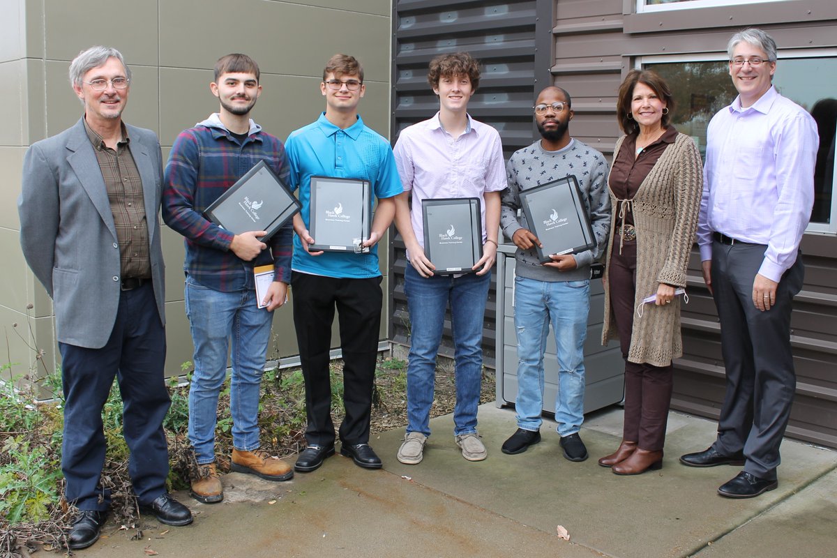 BHCCampus's tweet photo. Congratulations to the Fall 2021 graduates of the BHC Highway Construction Careers Training Program! #HCCTP #bhcgrad
π° https://t.co/xWpPoTWDqL https://t.co/hXjKqACGf3