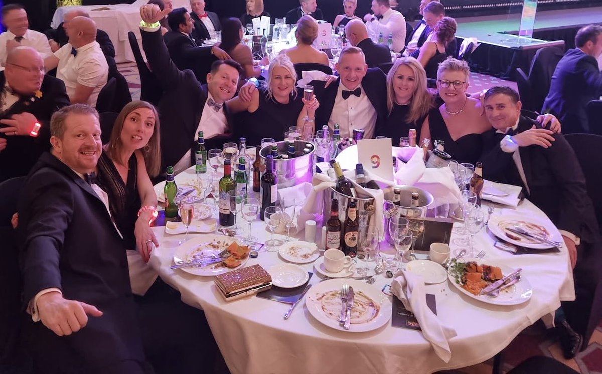 Kevinwardscaff's tweet photo. #havingaball https://t.co/4UhGZdR972
