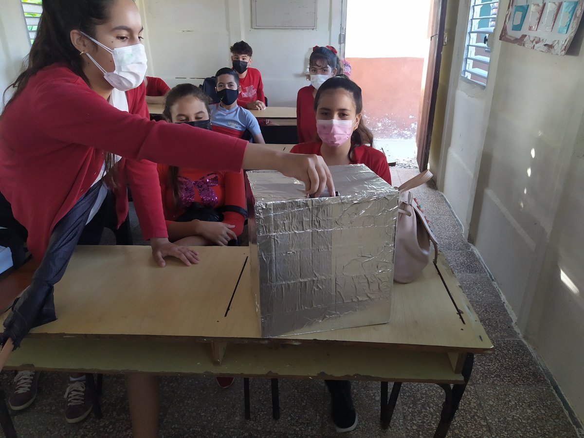 BPlacetas's tweet photo. @Enplacetas Hoy nuestro centro aplica encuesta a los educandos para medir en ellos el impacto del reinicio del curso escolar, y así, rediseñar la estrategia de trabajo a seguir.@RevillaVega @menendez_rivero @CubaMined @TLcubanacan @LienMons @elsa_ena @dme_Placetas https://t.co/W2sTmhwgiQ