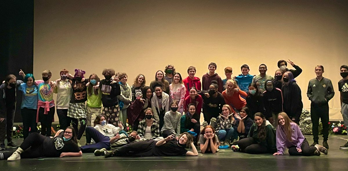 Happy opening night to the cast of Alice In Wonderland !