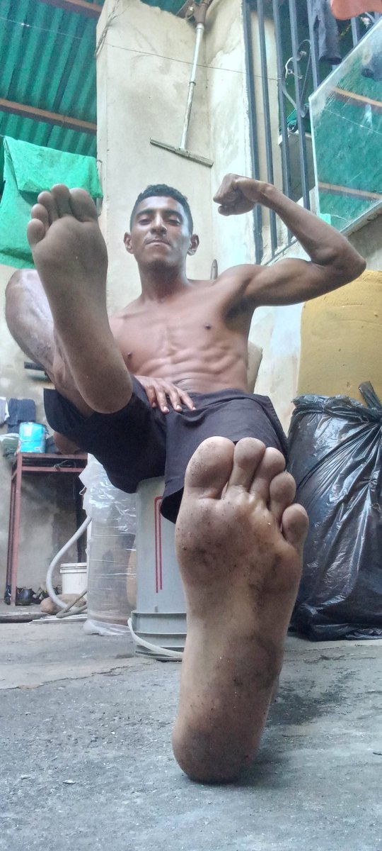 Masterjhon07's tweet photo. Good afternoon to all the bitches  #findom #finsub #cashmaster #feet #AlphaMale #cashfag 
@rt_slave_ma 
@RT4Masters1 
@RT4Masters2 
@rtfordoms 
@rt4dom 
@AlphaRTFindom https://t.co/MafsubissL