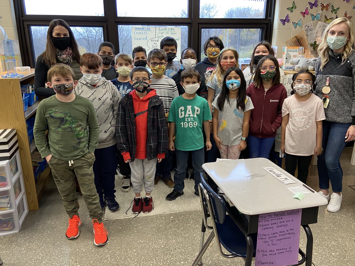 Last stop on the 4th grade visits ⁦<a href="/MallinsonISD/">Abraham Mallinson</a>⁩ to drop off supplies for Mayors Christmas Tree!