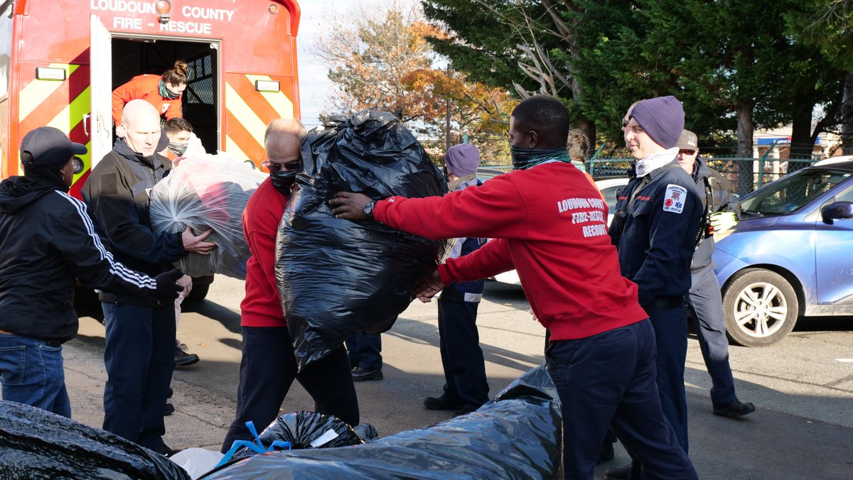 LoudounFire's tweet photo. Today we delivered the gift of warmth to @MobileHopeLC and the @LoudounCoGovt Homeless Shelter. Thank you to everyone that donated to our Annual Coat Drive this year, and helped us set a new record in donations!

@Chief600KJ @LCFR_DCTRAINING @IAFF3756 @LCFFFoundation https://t.co/9NQbvgI6rl