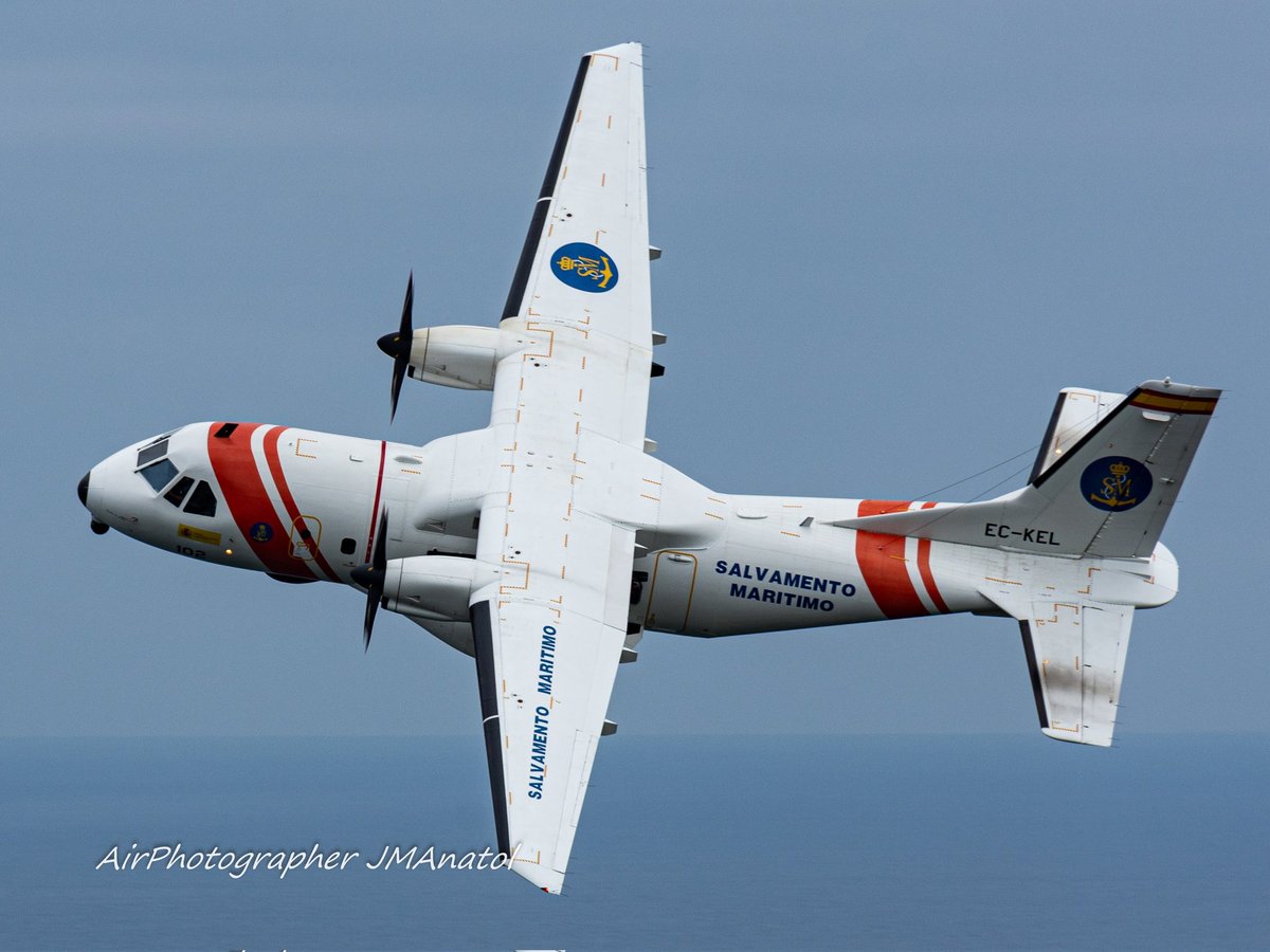 jmanatol's tweet photo. #BuenasNoches
Los de @salvamentogob son tan del #mar que en sus #vuelos sienten las #olas🌊 y nos permite a los #spotters verles la parte superior
#CasaNurtanio #CN235 del #SASEMAR en el #MarCantabrico pasando por #Donostia @starbienatotxa
#SAR #SAROffShore #Vida https://t.co/dfpSohW3zj