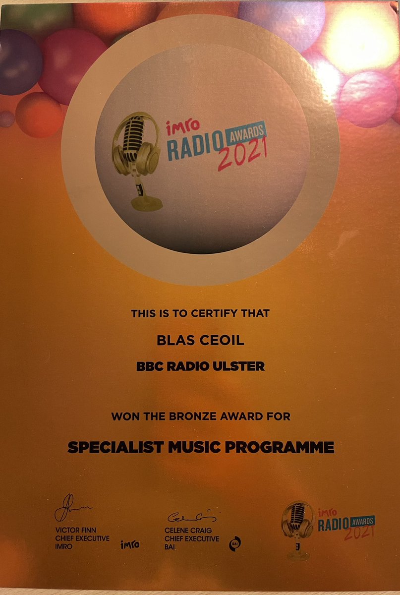 c_ni_c's tweet photo. Bhí sé galánta go raibh seo ag fanacht liom sa stiúideo anocht. Ar an aer anois más mian leat éisteacht! #BlasCeoil #IMRO21 https://t.co/xOMar5VqeG