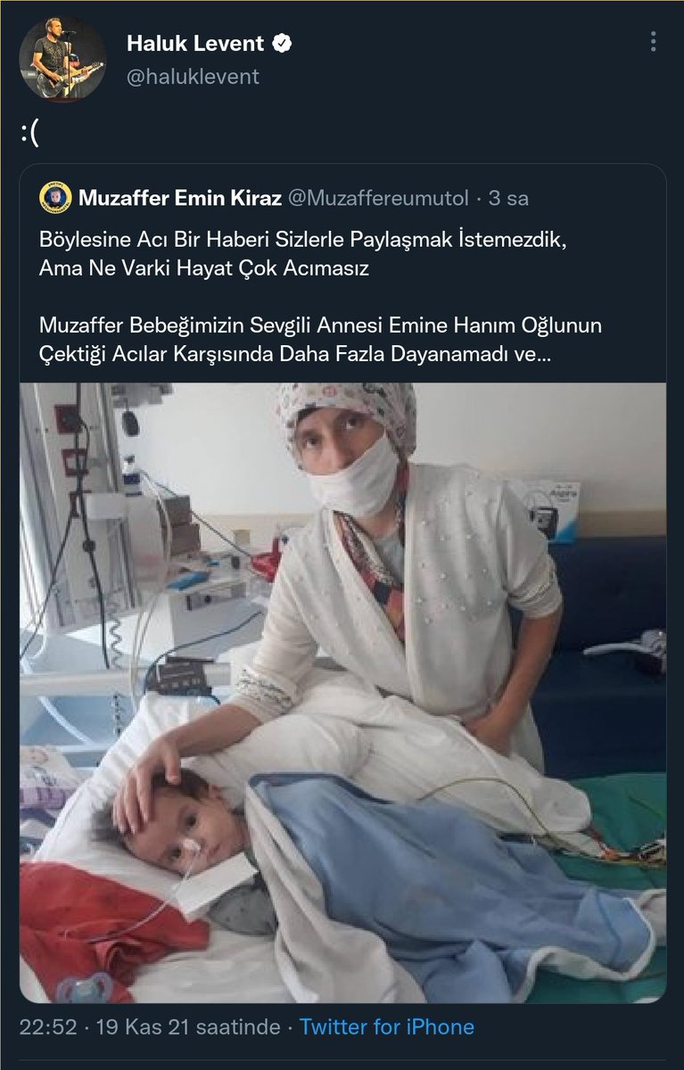 muhendisyenn's tweet photo. Sma hastası bebeğin annesi Emine hanım, bebeğinin çektiği acılara dayanamadı intihar etti. 
Resmi Gazete'de hala çocukların tedavisi için karar alındı yazısını göremiyoruz.
Çocukların anneleri intihar ediyor.
Haberi Haluk Levent paylaştı..
Çok üzgünüm.. 

#MuzafferBizeEmanet https://t.co/jnPcdgUSqn