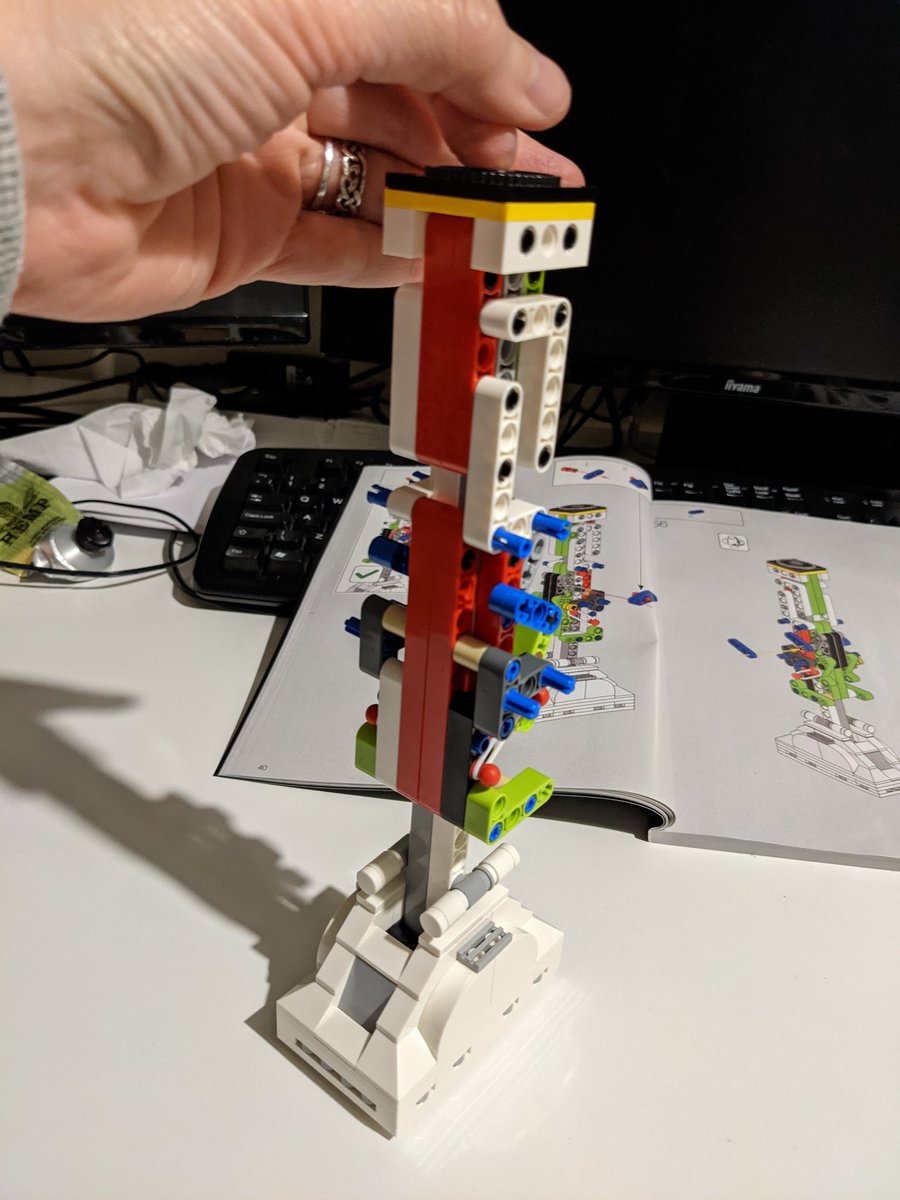 zeetha's tweet photo. Two bags in and one R2s legs is starting to take shape... #R2D2 #StarWars #lego #FunWithBricks https://t.co/90Knt7EPil