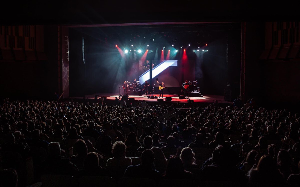 wfmpec's tweet photo. We had a blast at the Clint Black and Lisa Hartman Black concert last night! They kicked off their Mostly Hits and Mrs Tour at the Memorial Auditorium! If you weren't able to make it, you missed a great concert 🤩 https://t.co/DCtgdhD8C8