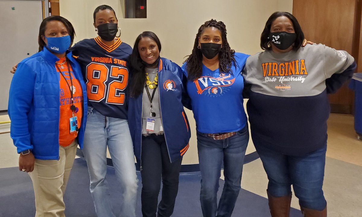 Pinkgiraffe1015's tweet photo. We understood the assignment! Virginia State University Alumnae
#LOYALDAUGHTERS
#REPYOURCOLLEGE
#vsu @AutumnNabors1 @the_grichardson    @LindaTarry3 @N22much https://t.co/T0RndA2Ptj