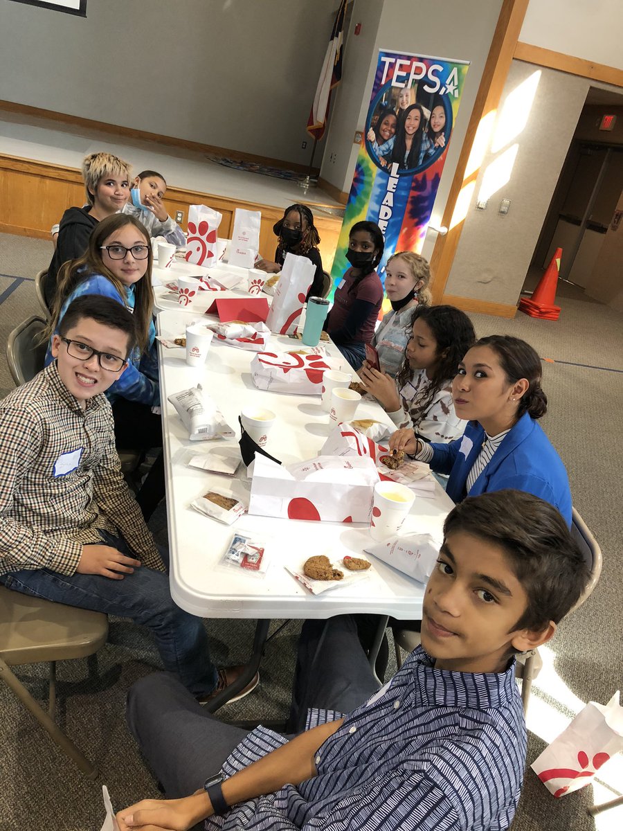 Browns_Class's tweet photo. Great work today with LMS’s new leaders @LeanderTigers @LeanderISD https://t.co/5ZX3xahY7p