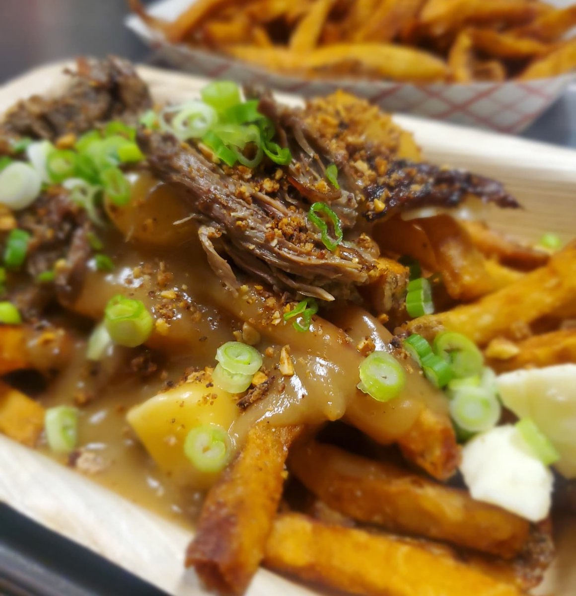 eat_oa's tweet photo. Friday night eats, and our cool treat is a pint of @andersoncraftales !

Come spend Friday with us!

Call 548 888 2537 to place your takeout orders!!!

#eatoa #dine519 #exploreldnt #tourismldnont #oev #digoev #eat519 #ontcraftbeer #andersoncraftales https://t.co/quLigkqoJi