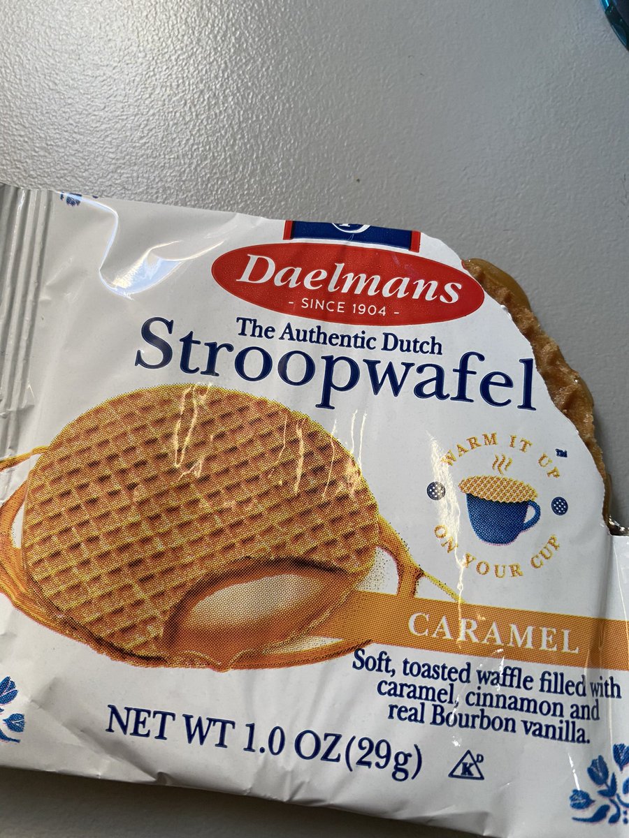itsdonuh's tweet photo. These go soo hard i asked for 2 more on my united flight and the flight attendant gave me looks https://t.co/adtdyCbNHs