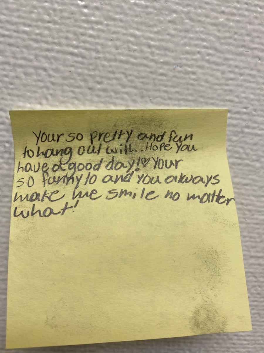 HooOnTheGo's tweet photo. KIND Note Friday at Wahoo Middle School.. great way to go on a break!! @wahoopublic #ExcellenceEverywhere https://t.co/730TzEKN8A