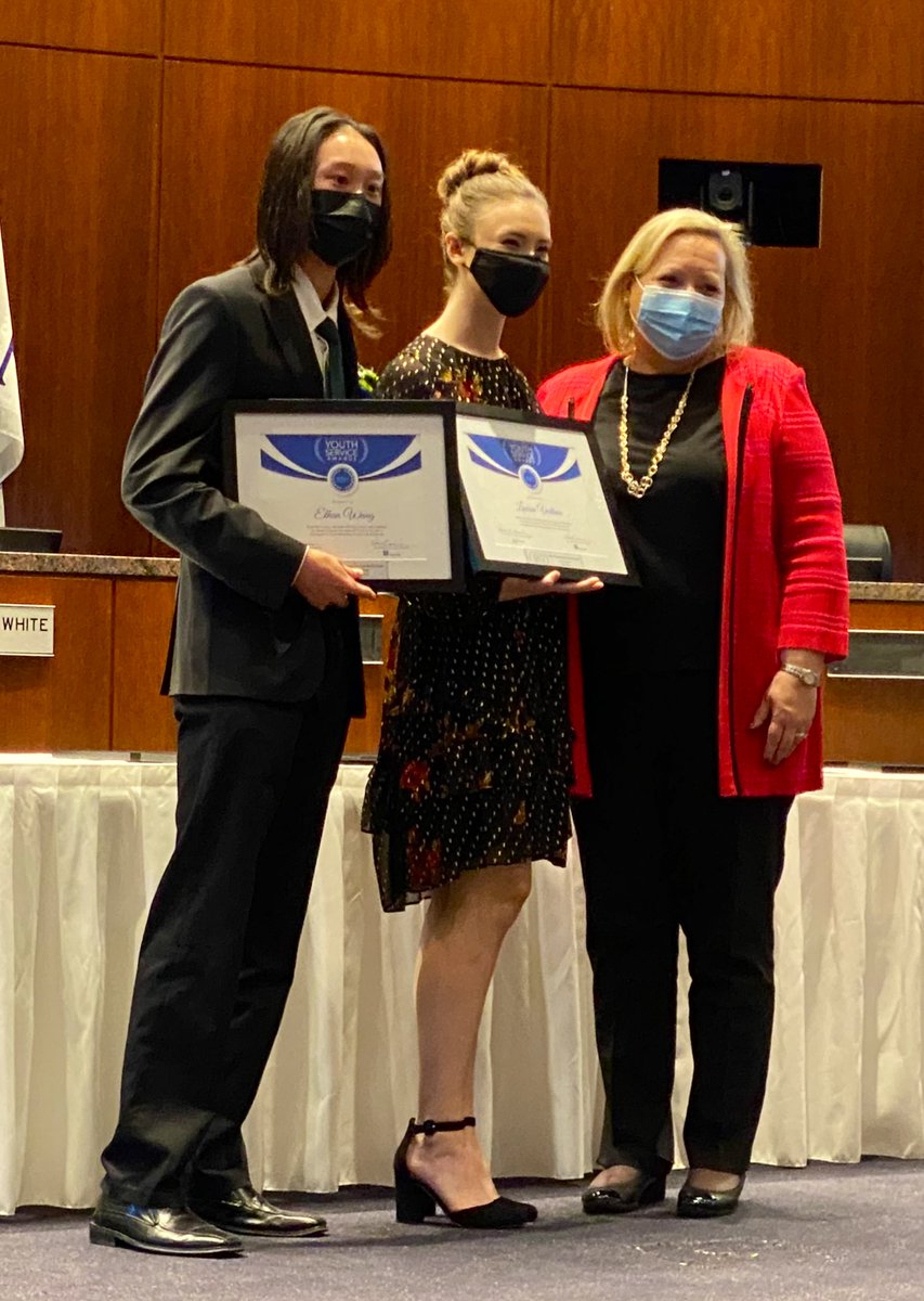 Naperville203's tweet photo. Thank you @KidsMatter2U, @NapervilleIL &amp; @SteveChirico for honoring 4 @Naperville203 students that are community contributors! @NNHSposey Olivia Zabel, Adi Srinivasan @wwiesbrookNCHS  Jenna Smiley, Ethan Wang. Congratulations on your Youth Service Awards! #bebold203 https://t.co/6HWV5xb6eV